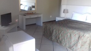Deluxe Double Room, 1 Bedroom | Free WiFi - Beverley Hills Lodge (Sandton)