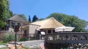 Unclassified image, 5 of 40, button - Beverley Hills Lodge (Sandton)