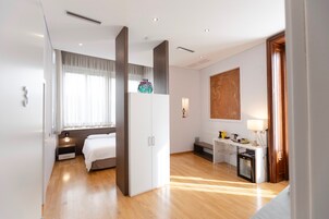 Exclusive Room (2) | Premium bedding, down comforters, minibar, in-room safe