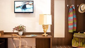 Business Double or Twin Room, Non Smoking (1) | Room amenity