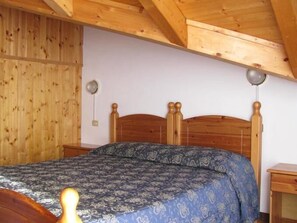 Double or Twin Room | In-room safe, desk, cots/infant beds, free WiFi - Hotel Il Catturanino (Pinzolo)