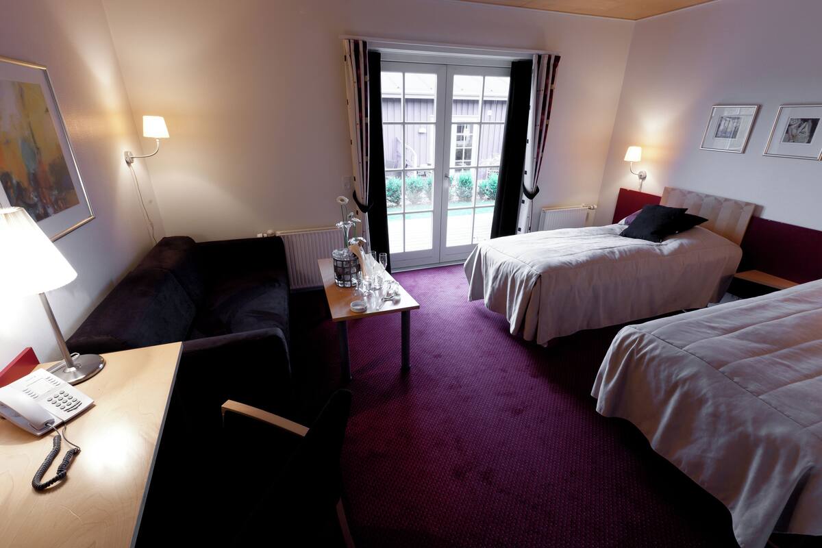 double room | desk, cots/infant beds, rollaway beds, free wifi