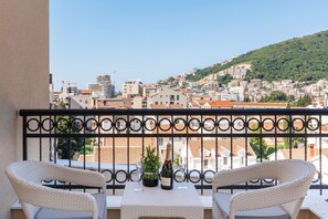 Standard Triple Room | Terrace/patio