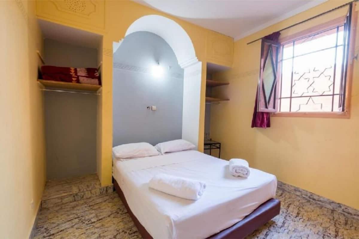 Double Room, Private Bathroom | 1 bedroom, free WiFi, bed sheets