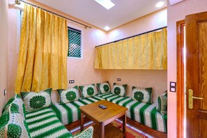 Televisión LCD 32 pulgadas con canales de televisión vía satélite