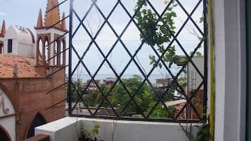 Family Economy Room with Fan | Balcony