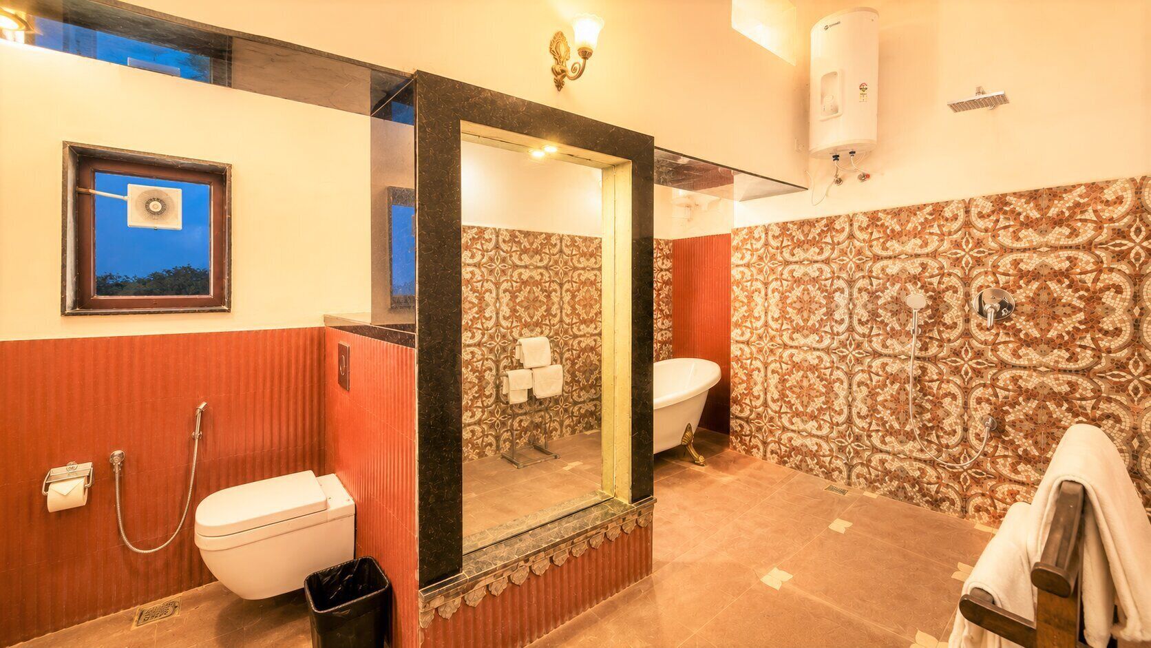 Suite (Heritage) | 1 bedroom, premium bedding, laptop workspace, blackout drapes