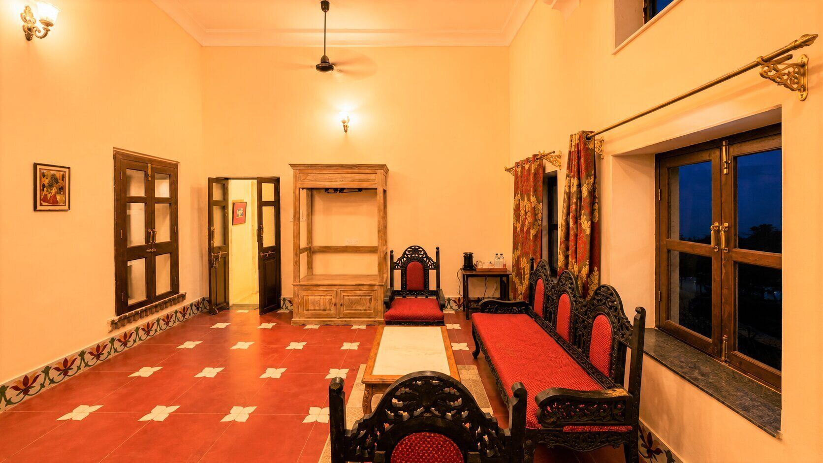 Suite (Heritage) | 1 bedroom, premium bedding, laptop workspace, blackout drapes