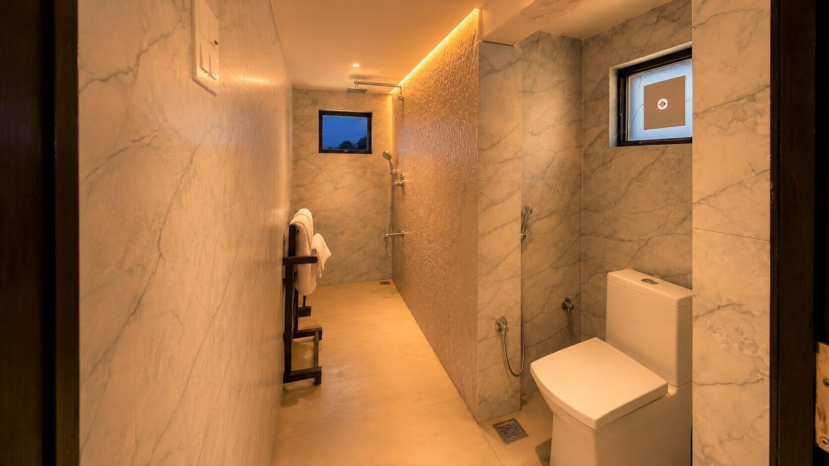 Deluxe Double or Twin Room (Heritage) | Bathroom | Shower, rainfall showerhead, free toiletries, towels
