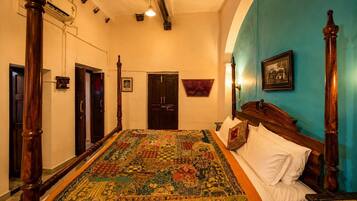 Family Duplex | 1 bedroom, premium bedding, laptop workspace, blackout drapes