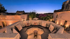 Terrace/patio - Hotel Ghanerao Castle Ranakpur (Desuri)