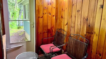 Suíte júnior, 1 quarto, cozinha americana, vista para o rio | Terraço/pátio
