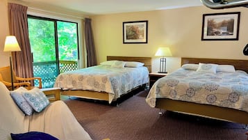 Deluxe Studio Suite, 2 Queen Beds, Kitchenette, River View