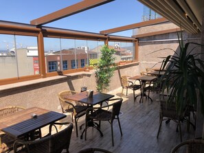 Rooftop terrace - Era Palace Hotel (Istanbul)