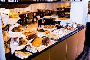 Daily buffet breakfast for a fee