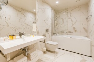 Zen Deluxe, Spa Bath | Private spa tub