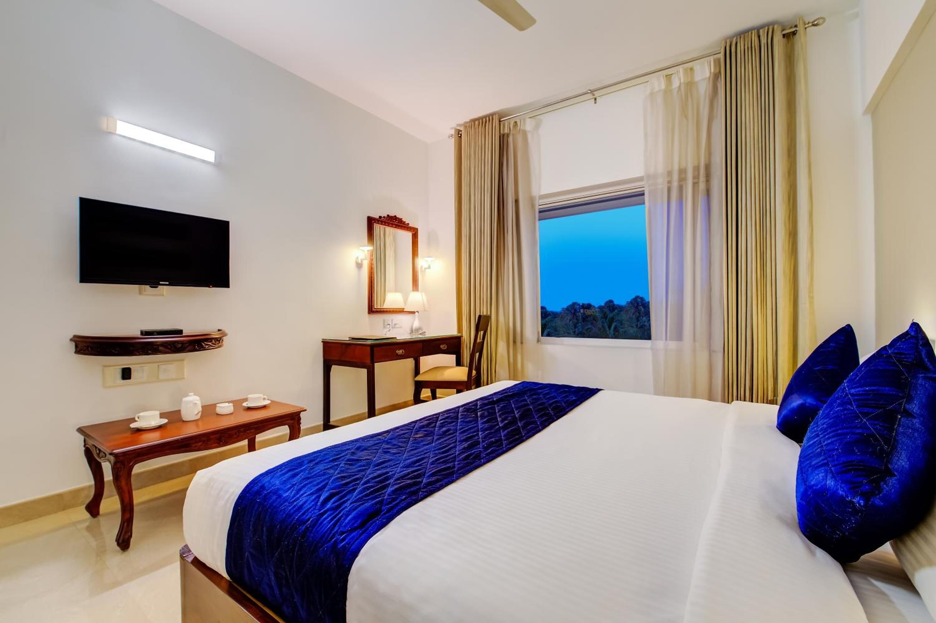 Minibar, in-room safe, desk, soundproofing