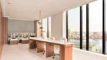 Couples treatment room(s), steam room, body treatments, body wraps