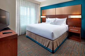 In-room safe, desk, laptop workspace, iron/ironing board
