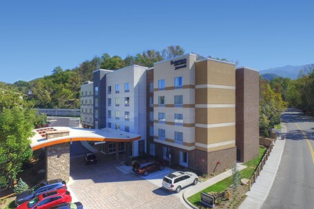 Fairfield Inn Suites by Marriott Gatlinburg Downtown - Image 18