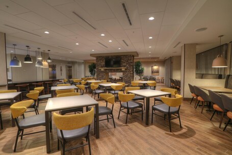 Fairfield Inn Suites by Marriott Gatlinburg Downtown - Image 24