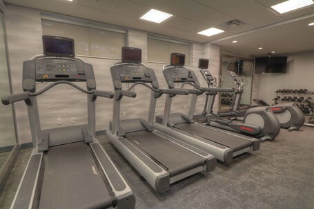 Fairfield Inn Suites by Marriott Gatlinburg Downtown - Image 34