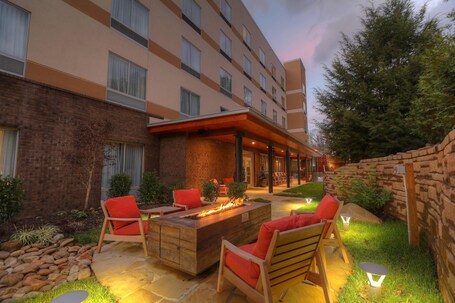 Fairfield Inn Suites by Marriott Gatlinburg Downtown - Image 19