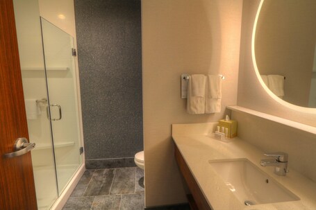 Fairfield Inn Suites by Marriott Gatlinburg Downtown - Image 10