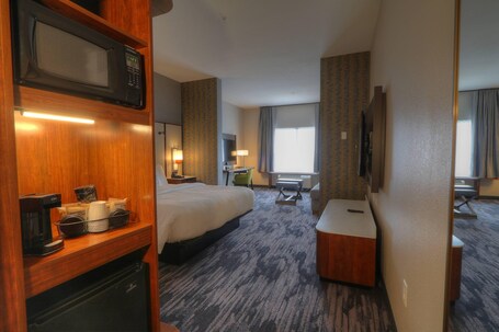 Fairfield Inn Suites by Marriott Gatlinburg Downtown - Image 7