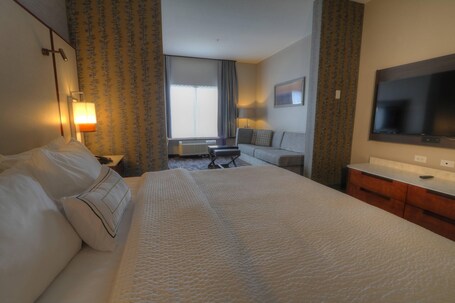 Fairfield Inn Suites by Marriott Gatlinburg Downtown - Image 39