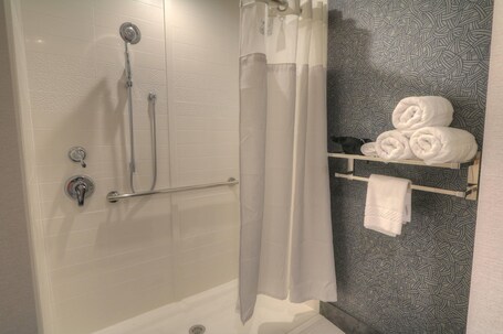 Fairfield Inn Suites by Marriott Gatlinburg Downtown - Image 26