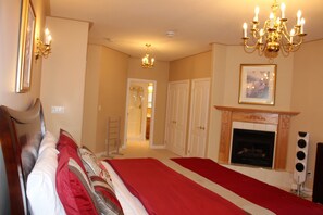 1 bedroom, Egyptian cotton sheets, premium bedding, pillow-top beds - The White House Boutique Bed & Breakfast (Niagara-on-the-Lake)