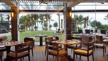 Mini-fridge, coffee/tea maker