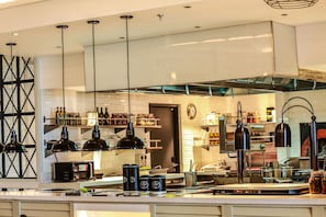 Daily buffet breakfast for a fee - Weligama Bay Marriott Resort & Spa (Weligama)