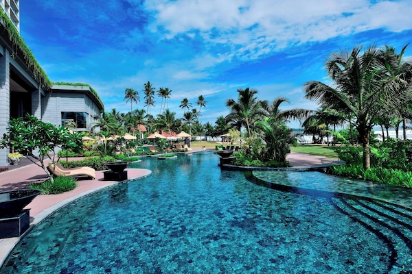 3 outdoor pools, open 6:00 AM to 10:00 PM, pool umbrellas, sun loungers