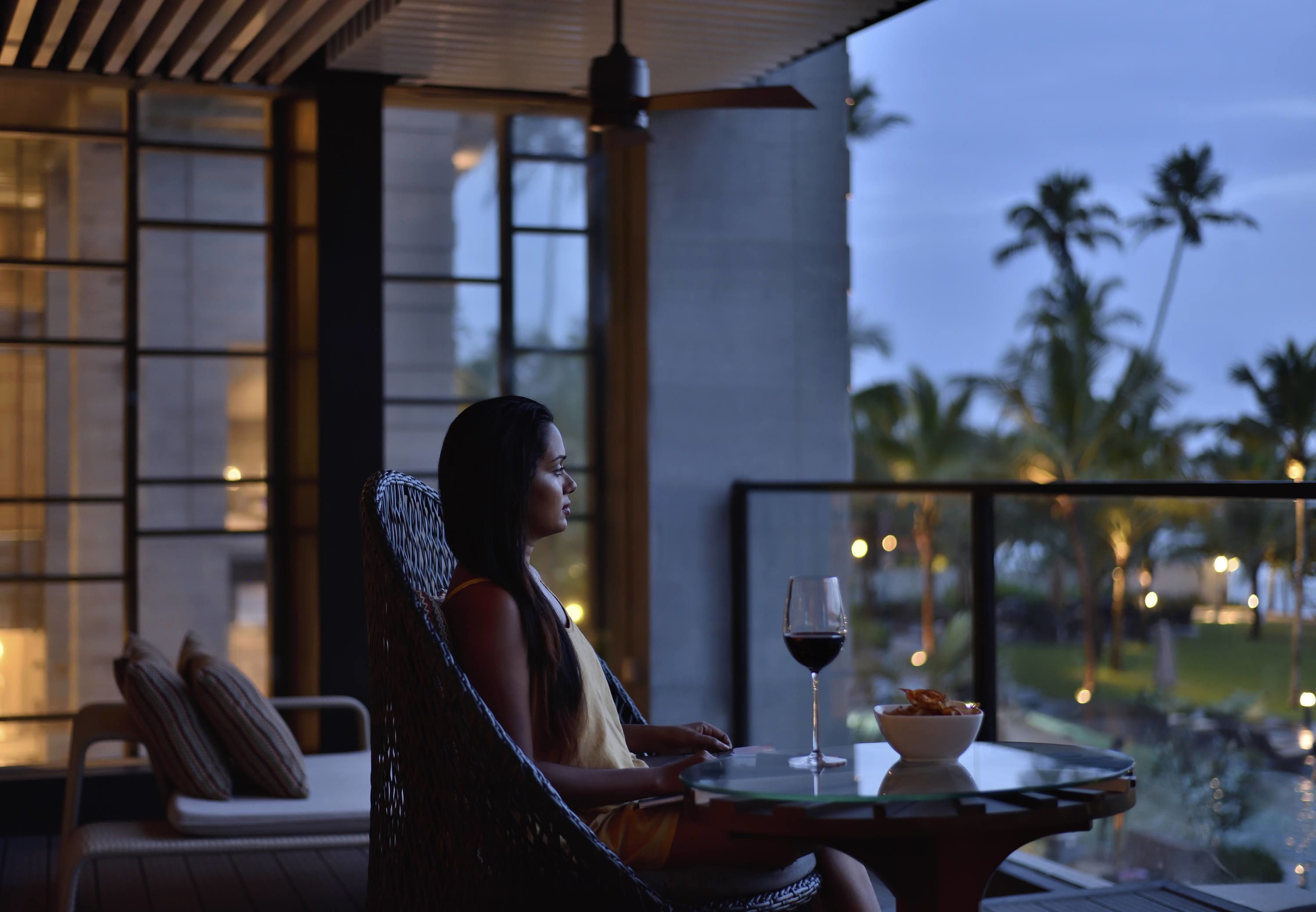 2 bars/lounges, lobby lounge, tapas bar