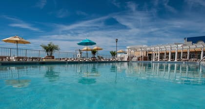 Reges Oceanfront Resort