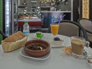 Lunch and dinner served  - Hotel Jibal Chaouen (Chefchaouen)