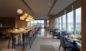 Tägliches Frühstücksbuffet (800 INR pro Person)