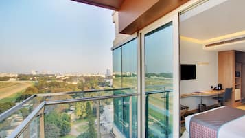 Standard Room, 1 Queen Bed, Smoking, Balcony (Turf View)