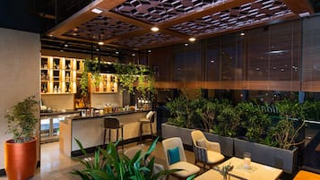 供应午餐和晚餐,印度菜