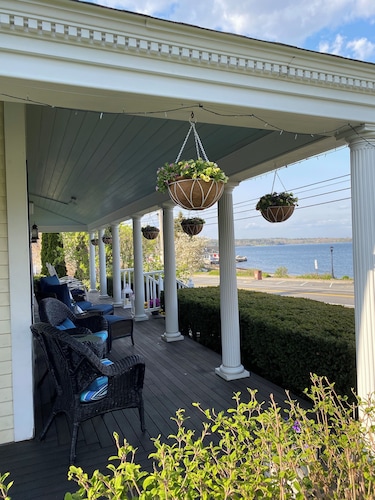 Spouter Inn Bed & Breakfast