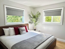 Ropa de cama de alta calidad y tabla de planchar con plancha 