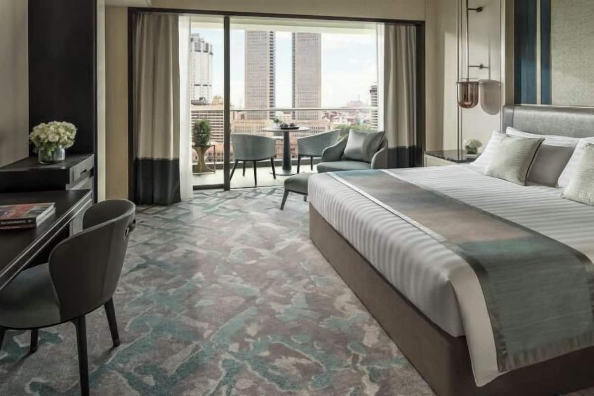 Egyptian cotton sheets, down duvets, minibar, in-room safe