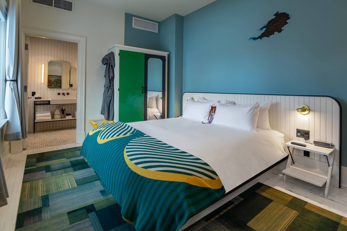 Creekside Room at Drake Devonshire | Premium bedding, minibar, in-room safe, laptop workspace