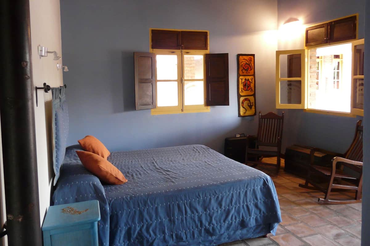 Habitación doble estándar, 1 cama matrimonial | Insonorización, cunas gratuitas, camas extra y wifi gratis