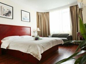 In-room safe, blackout drapes, iron/ironing board, free WiFi - Greentree Inn Anhui Wuhu Zhongshan Road Pedestrian (Wuhu)