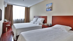 Family Room | Blackout drapes, iron/ironing board (on request), WiFi (free) - Greentree Inn Yantai Laiyang Center Bus Station (Yantai)