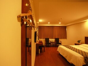 Coffres-forts dans les chambres, rideaux occultants