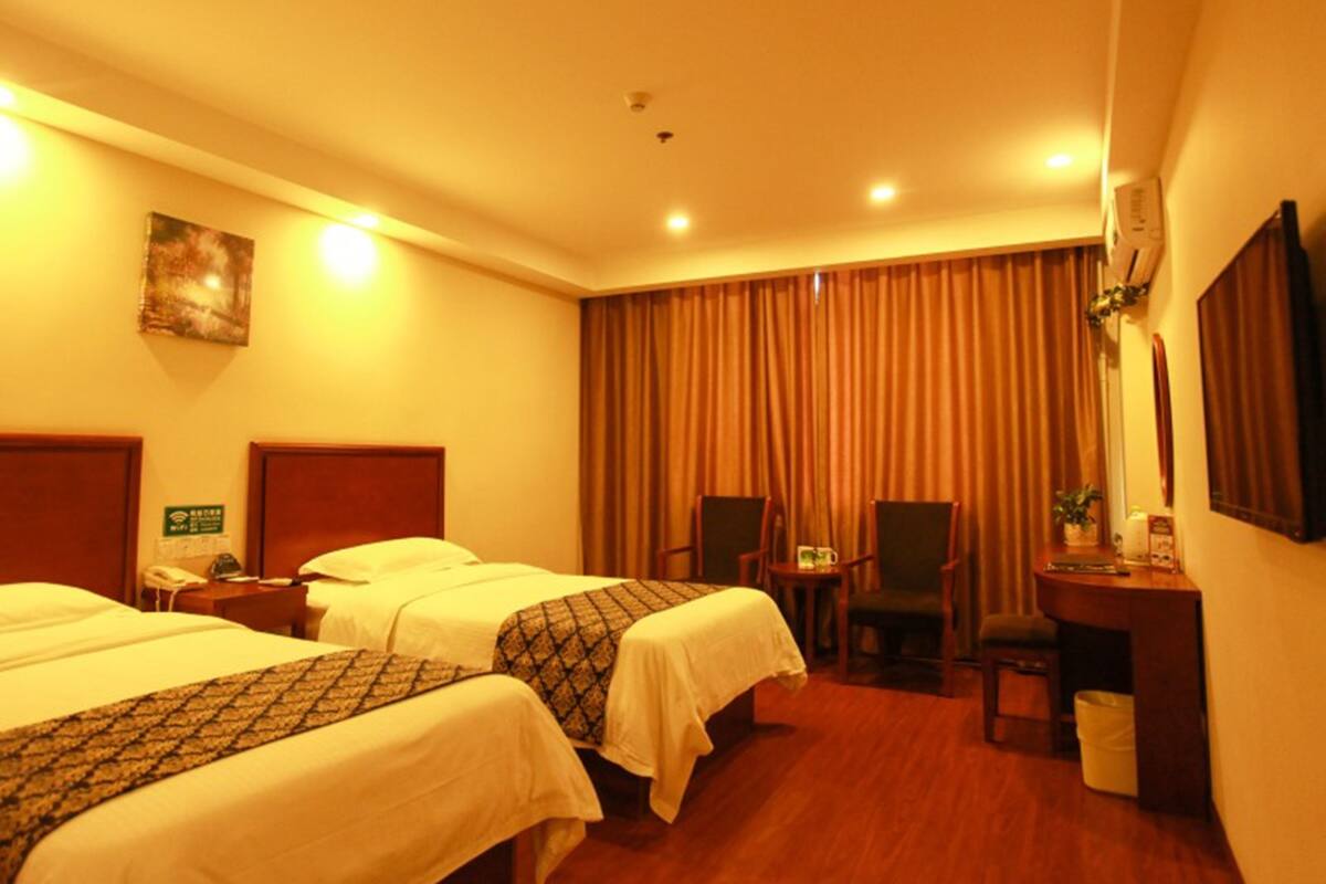 Standard Twin Room | In-room safe, blackout drapes, iron/ironing board (on request)